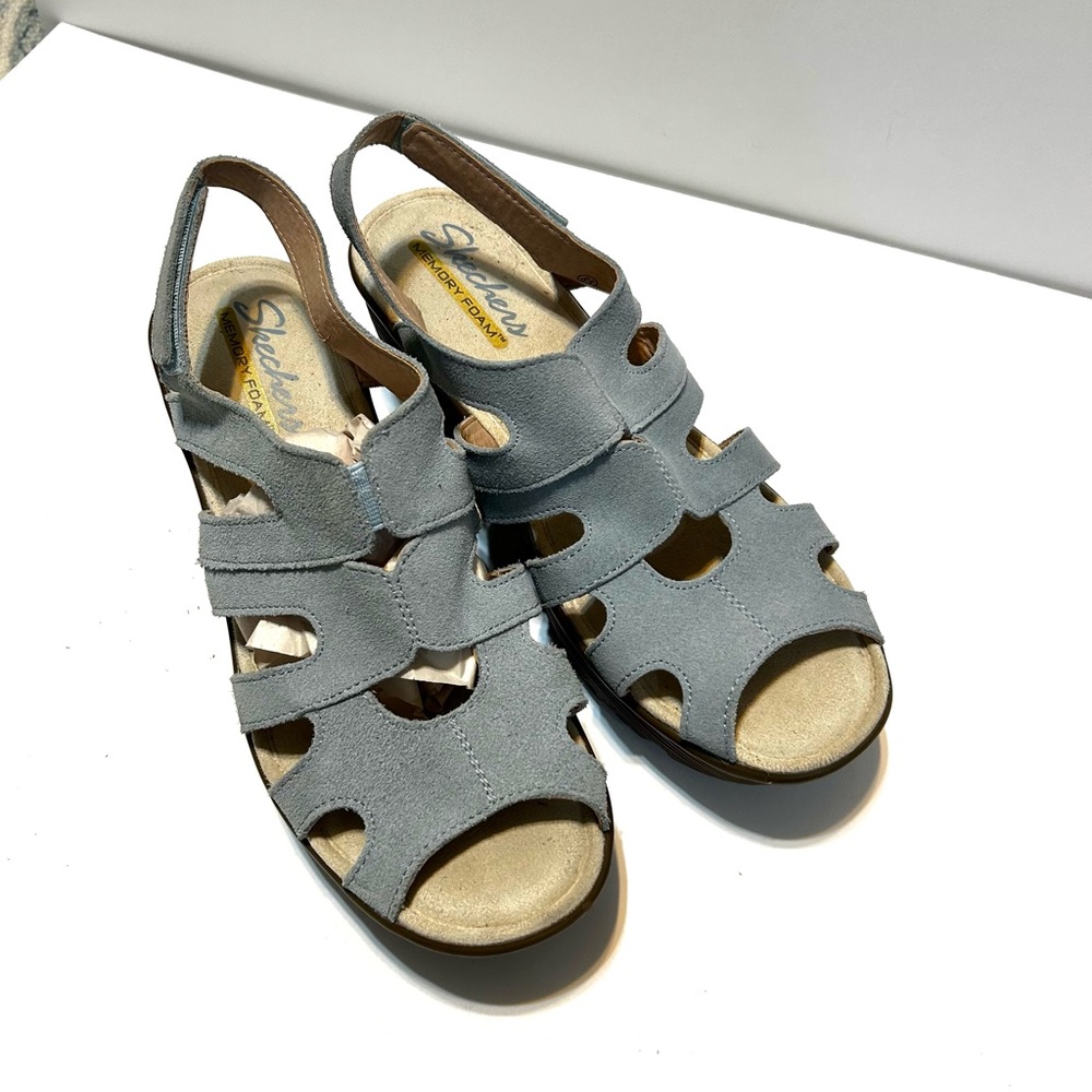 Skechers Women's Sandals in Light Dusty Blue Gray Suede Size 8.5
